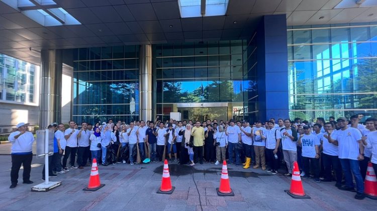 Bosowa Corporindo Gelar Bakti Sosial di Sekitar Menara Bosowa
