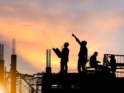 Silhouette,Of,Engineer,And,Worker,On,Building,Site,,Construction,Site